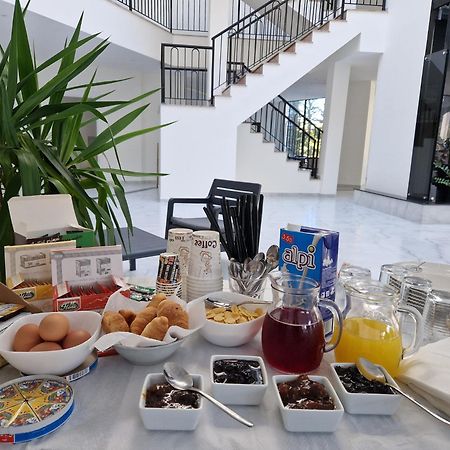 The Honeycomb Boutique Hotel Голем Экстерьер фото