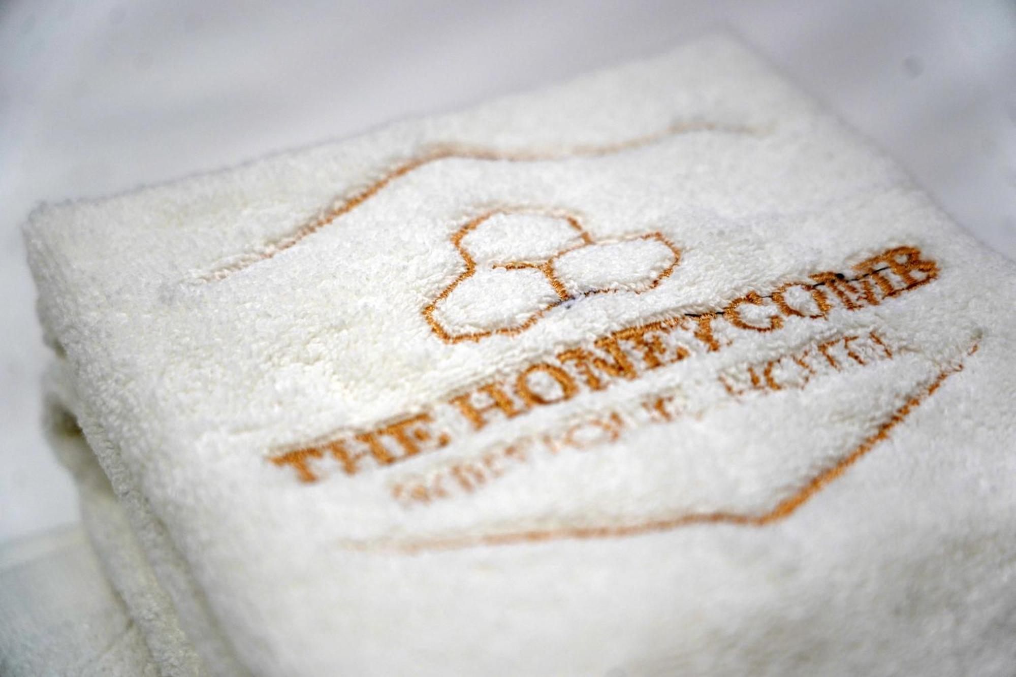 The Honeycomb Boutique Hotel Голем Экстерьер фото