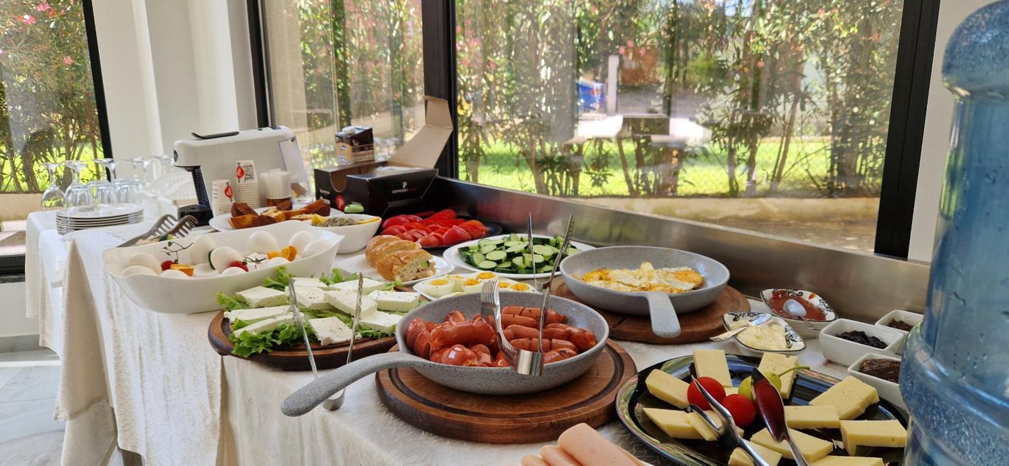 The Honeycomb Boutique Hotel Голем Экстерьер фото
