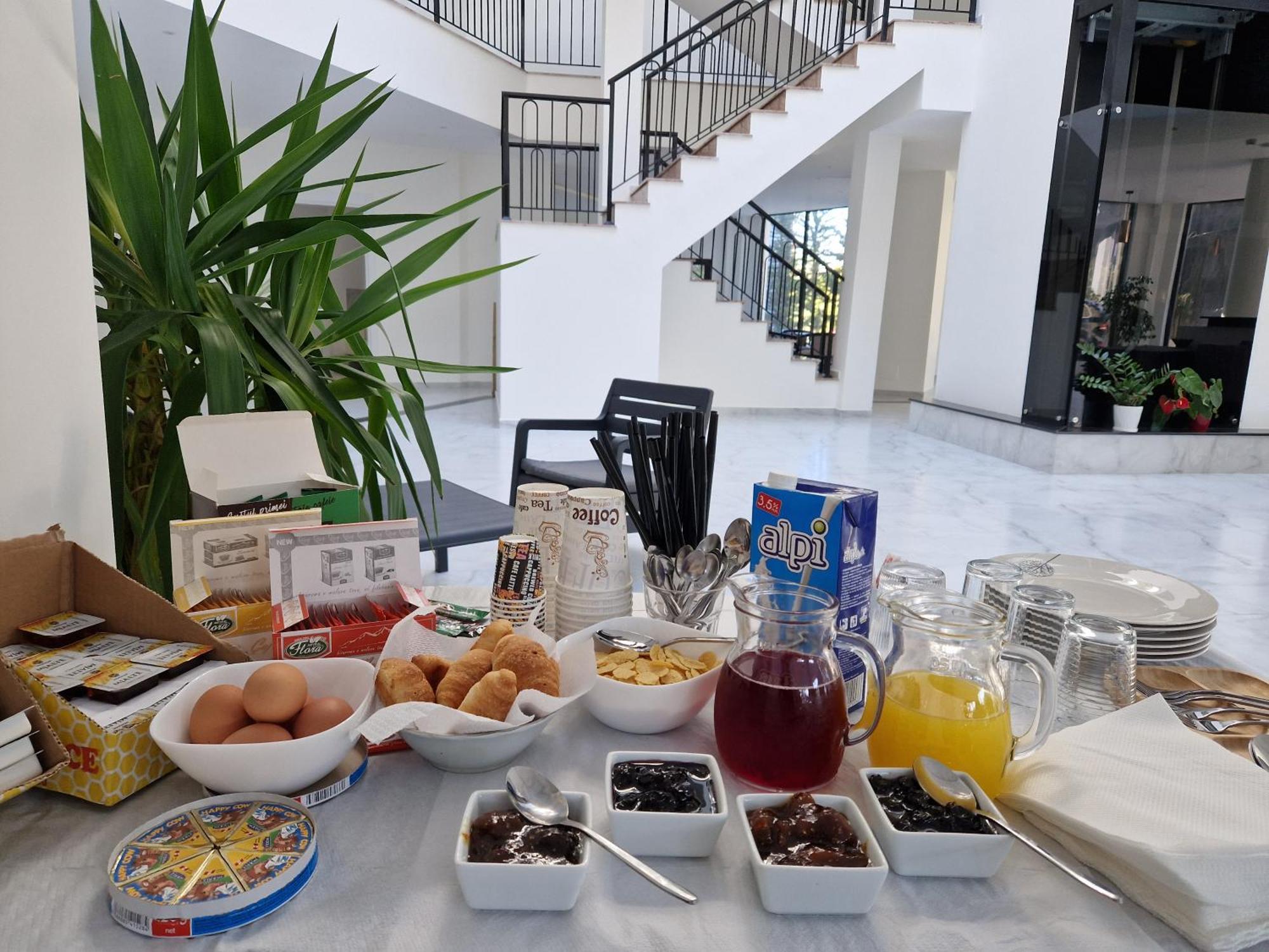The Honeycomb Boutique Hotel Голем Экстерьер фото